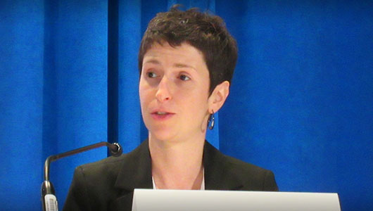 Julia Marcus, en su intervención en la CROI 2016. Foto: Liz Highleyman, hivandhepatitis.com 